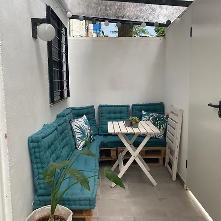 Caroli Hideout