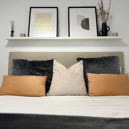 Caroli Hideout Apartment *